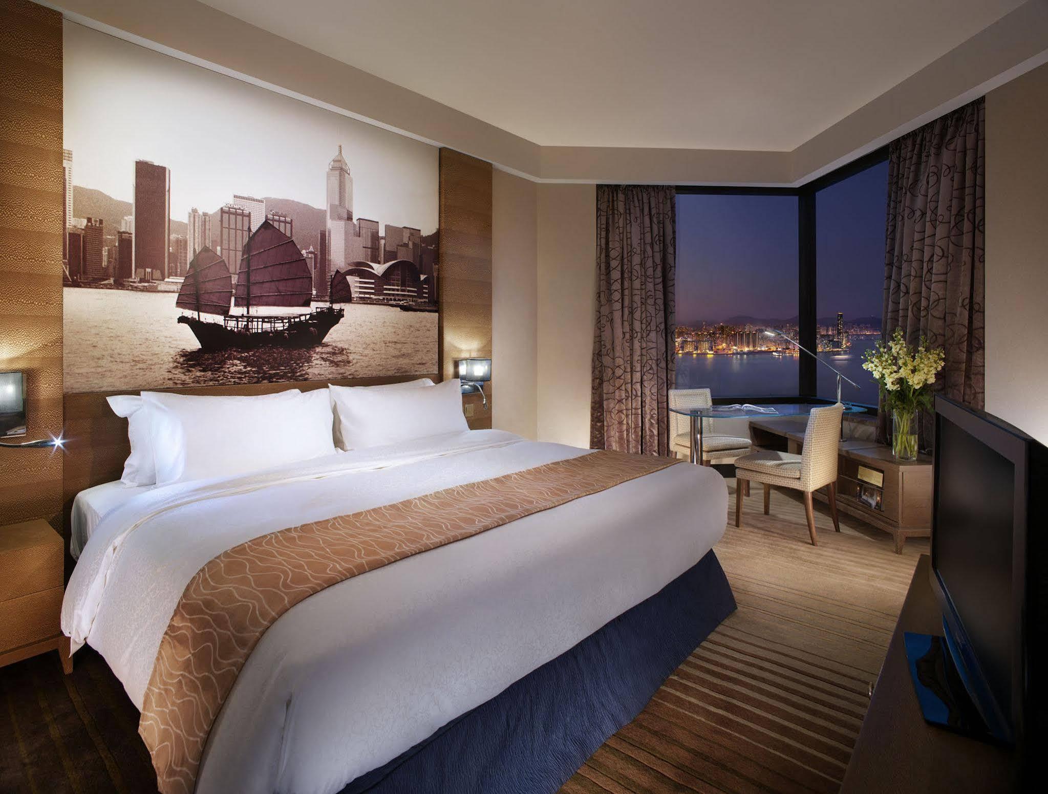 Harbour Grand Hotel 5*