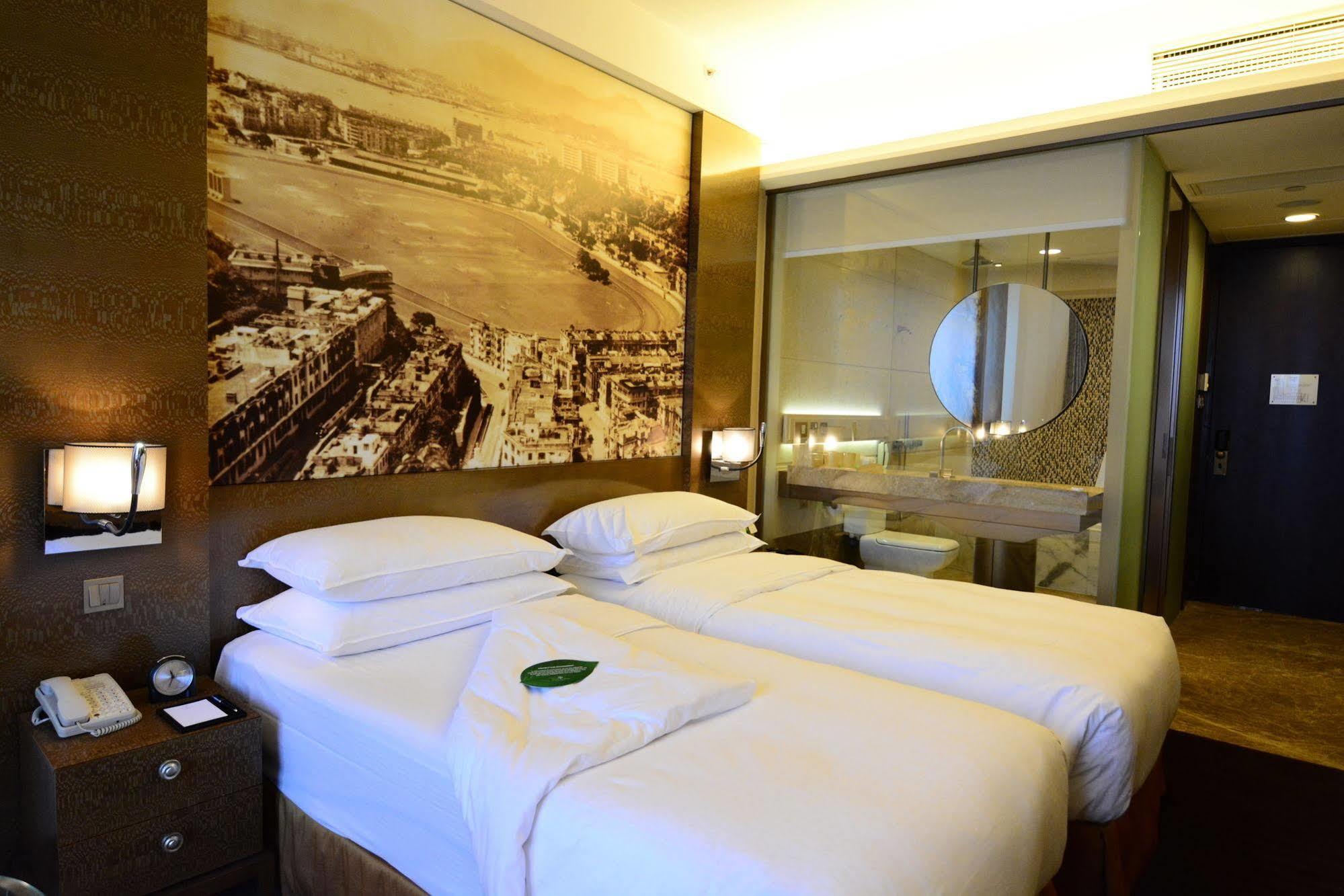 Hotel Harbour Grand Hong Kong
